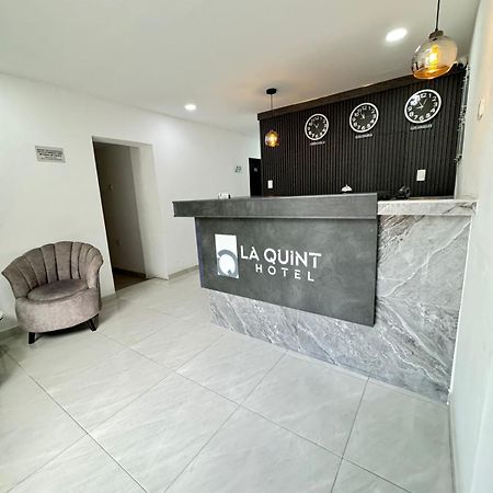 Hotel Le Quint 쿠쿠타 외부 사진
