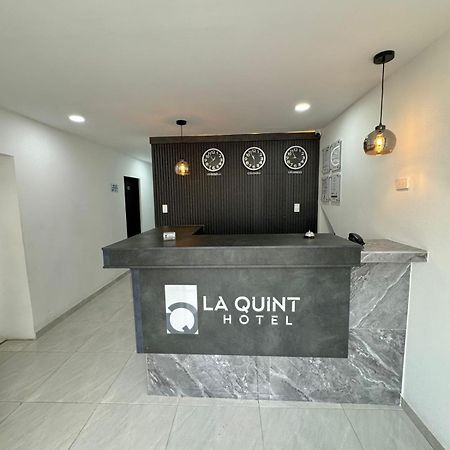 Hotel Le Quint 쿠쿠타 외부 사진