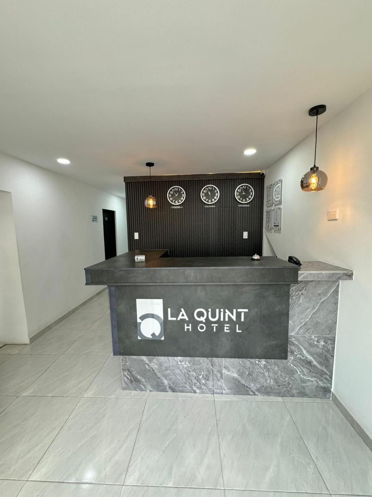 Hotel Le Quint 쿠쿠타 외부 사진